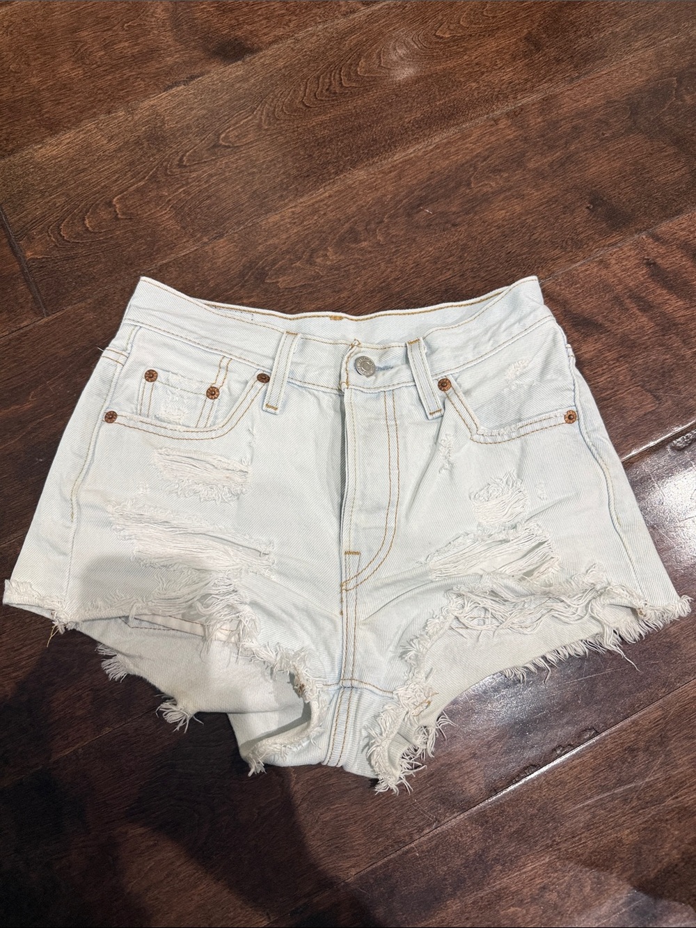 Levi’s 501s High-Rise Distressed Women's Denim Shorts - pale Blue - size 23